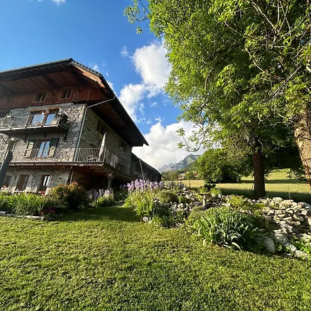 Les Chanterelles Montmin Сasa de vacaciones *